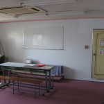 教室壁・枠、塗装後